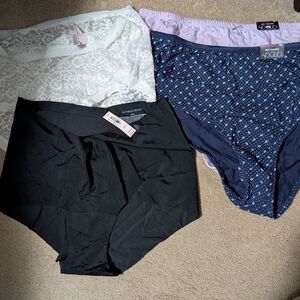 Women's Lace and Patterned Underwear Set